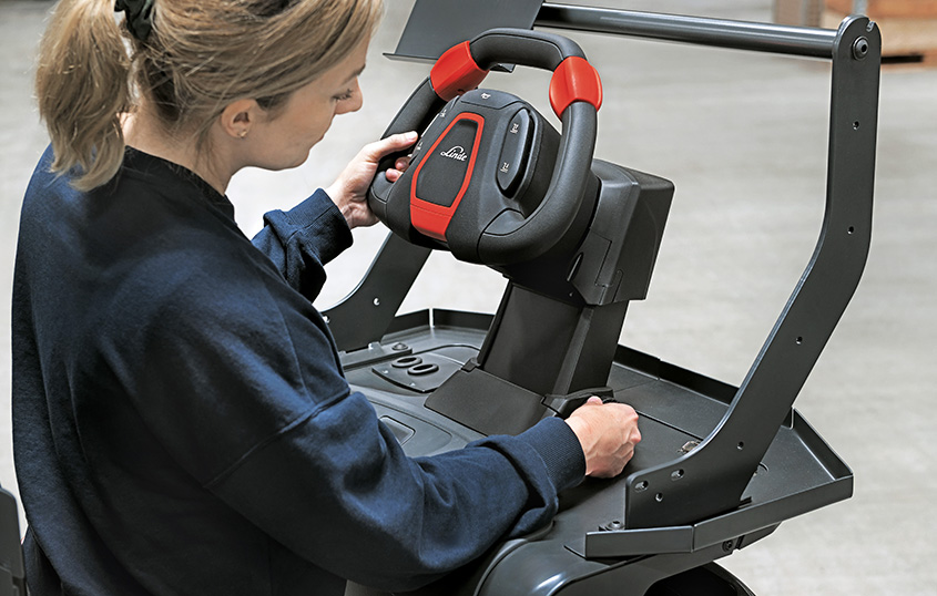 Height-adjustable Linde Steering Wheel