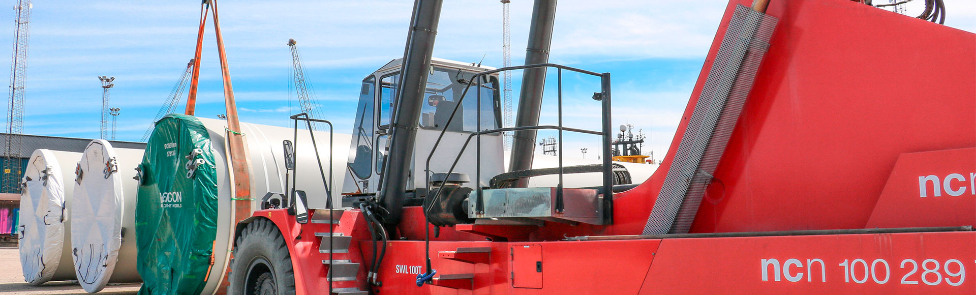 Sweden's largest reachstacker go to Uddevalla Hamnterminal